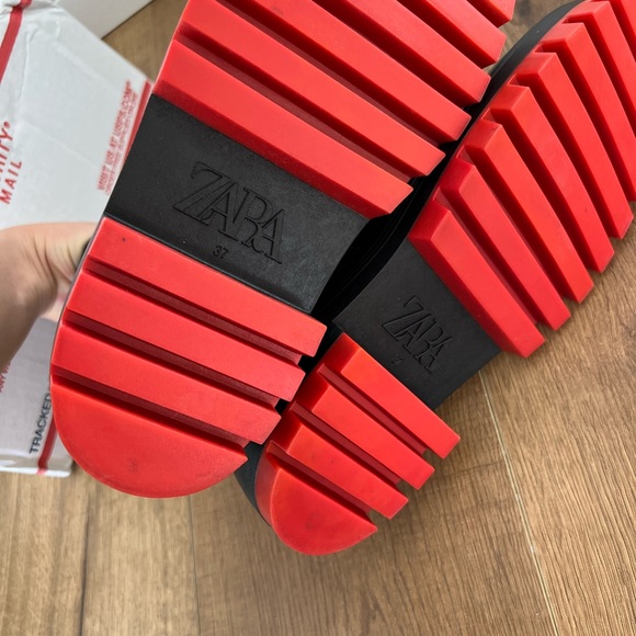 Lug sole boots - Picture 7 of 8